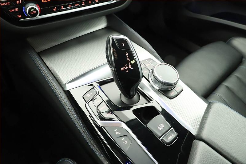 BMW Řada 6 (2018) 630d xDrive GT - fotka 10 z 21