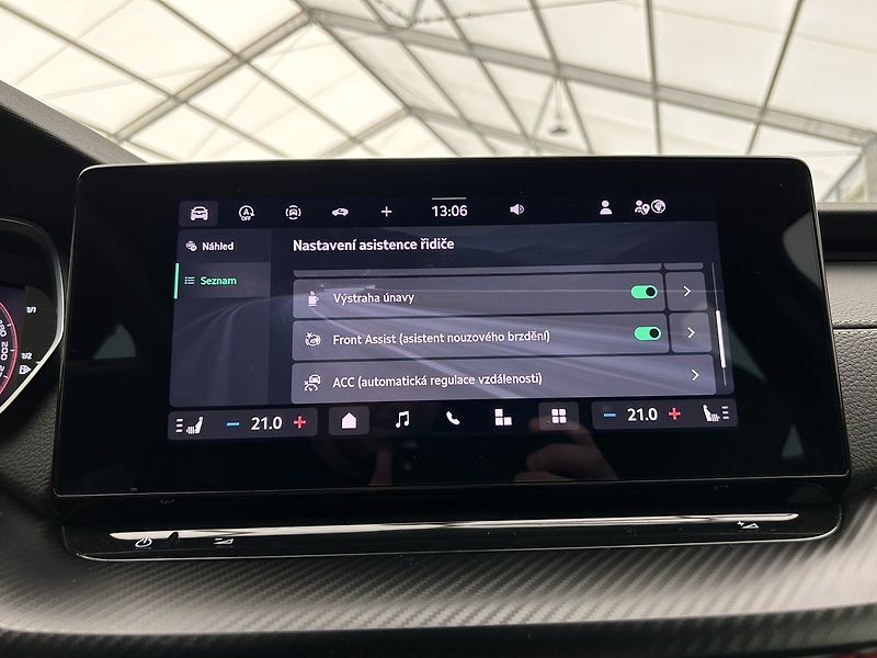 Škoda Octavia 2.0 TDI SportLine - fotka 15 z 29