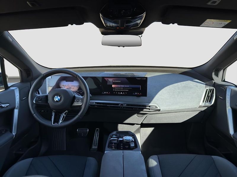 BMW iX xDrive45 - fotka 4 z 16