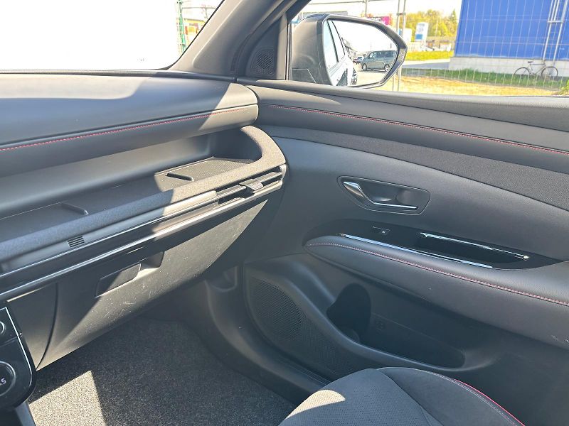Hyundai Tucson 1.6 T-GDI DCT 118kW N-Line - fotka 23 z 29