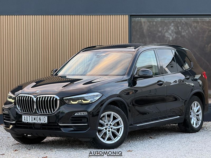 BMW X5 (2019) xDrive30d Panorama, Ambient - fotografie inzerátu