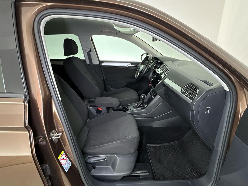 Volkswagen Tiguan Trendline DSG - fotka 9 z 27