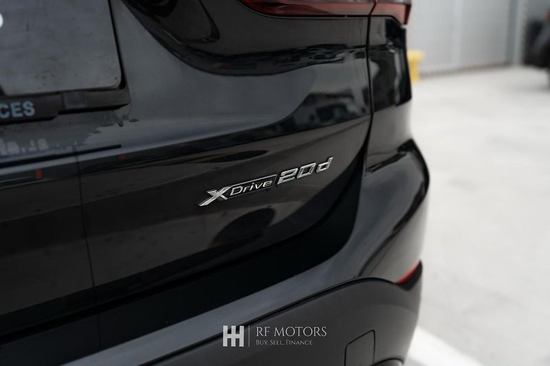 BMW X1 (2019) xDrive20d xLine - fotka 12 z 18
