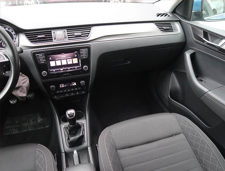 Škoda Rapid (2018) Style 1.0 TSI, Serv.kniha - fotka 8 z 13