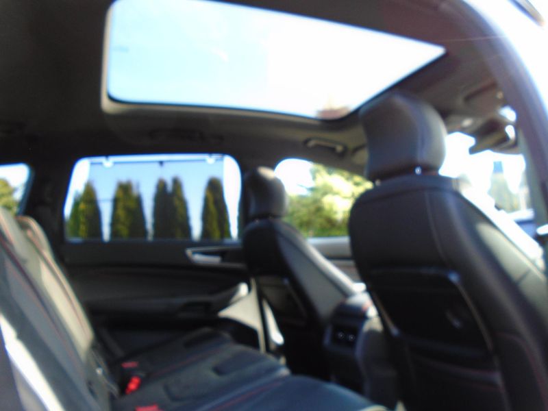 Ford S-MAX 2,0EcoBlue 140kW AWD ST-Line A - fotka 37 z 50