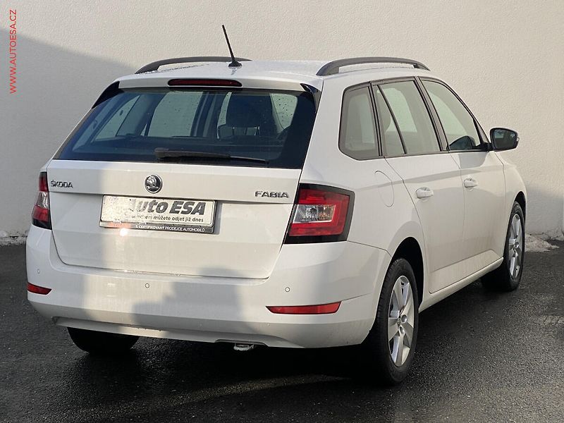 Škoda Fabia (2019) 1.0 TSi, ČR, Ambition, +kola - fotka 4 z 17