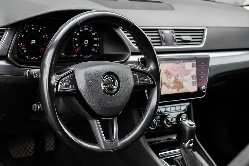 Škoda Superb - fotka 19 z 27