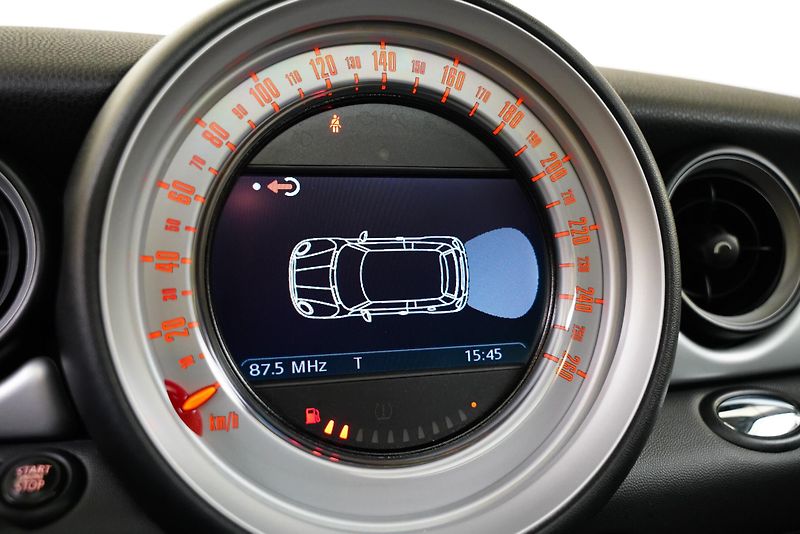Mini Cooper - fotka 18 z 24