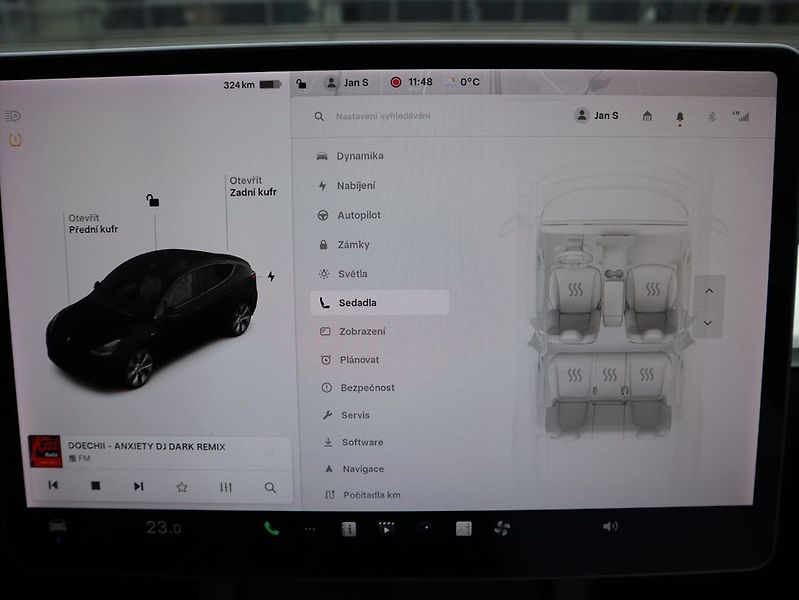 Tesla Model Y (2022) - fotka 34 z 45