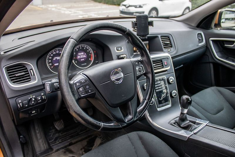 Volvo S60 (2011) 2011 149kW FWD - fotka 7 z 28