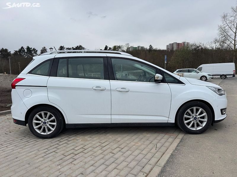 Ford Grand C-MAX 2.0TDCi 110kW kamera - fotka 11 z 28