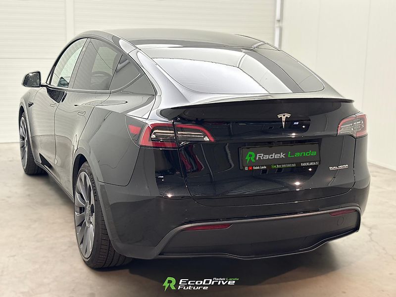 Tesla Model Y (2022) Tepelné čerpadlo + autopilot - fotka 3 z 6