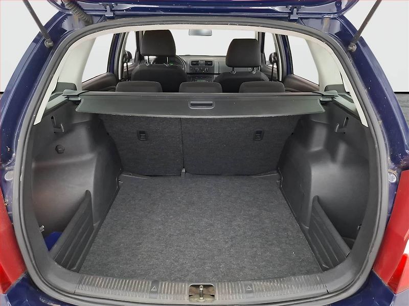 Škoda Fabia (2011) 1.6 TDI, po STK, pěkný stav - fotka 13 z 13