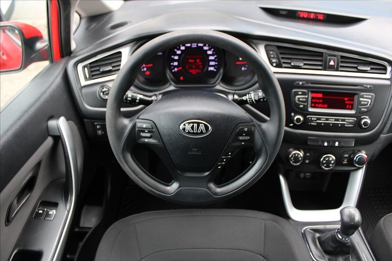 Kia Ceed 1,4 i  NOVÉ V ČR - fotka 10 z 21