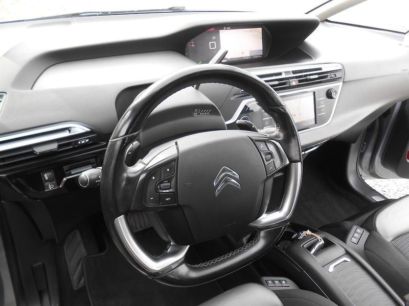 Citroën SpaceTourer 1.6HDi,NAVI, Tažné, Automat!! - fotka 24 z 45