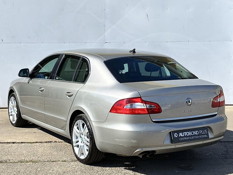 Škoda Superb 2.0 TDI 4x4 DSG / 103 kW Exclu - fotka 7 z 25