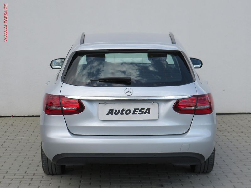 Mercedes-Benz Třídy C (2021) 1.6 d C 200 d, AT, LED, park - fotka 5 z 20