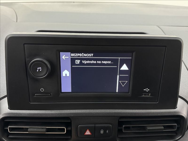 Opel Combo 1,2 81kW VÝHŘEV TAŽNÉ 1MAJ ČR - fotka 23 z 38