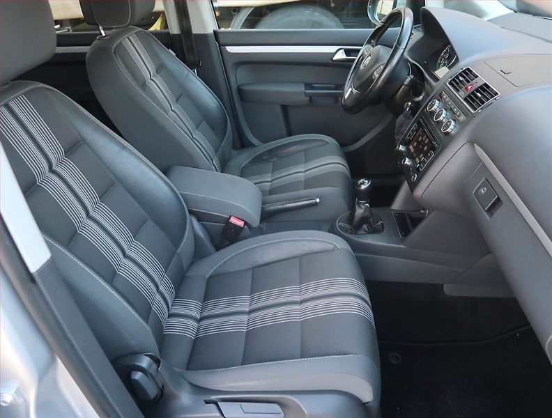 Volkswagen Touran (2012) Comfortline 1.4 TSI, Navi - fotka 9 z 23