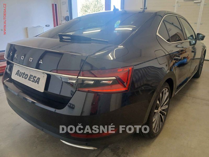 Škoda Superb (2021) 2.0 TDI, L&K, DSG, navi - fotka 2 z 3
