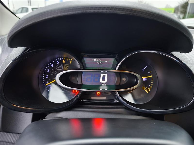 Renault Clio 1,2 16V - fotka 11 z 17