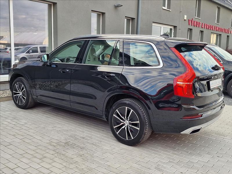 Volvo XC90 B5 AWD Momentum Pro Auto,1Maj - fotka 7 z 50