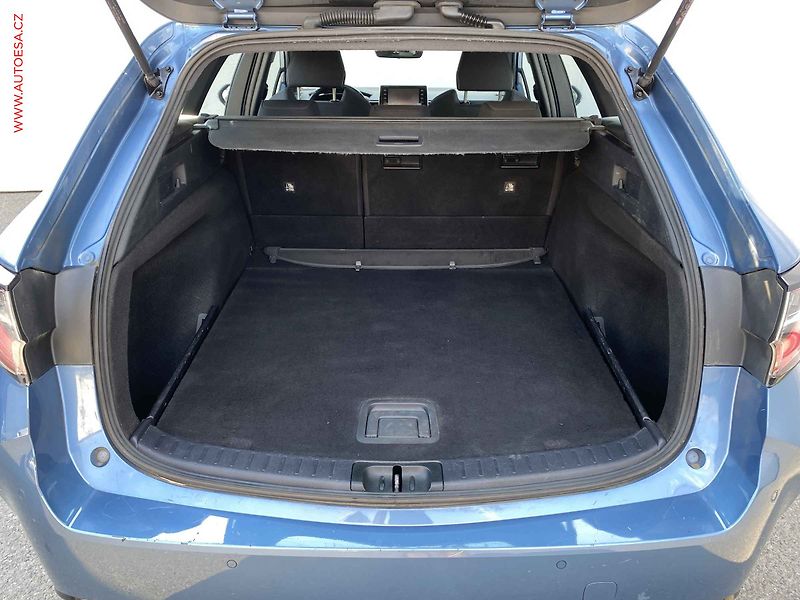 Toyota Corolla (2021) 1.8, Business, AT, LED - fotka 7 z 18