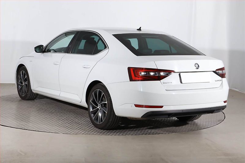 Škoda Superb (2016) Laurin&Klement 2.0 TDI - fotka 4 z 30