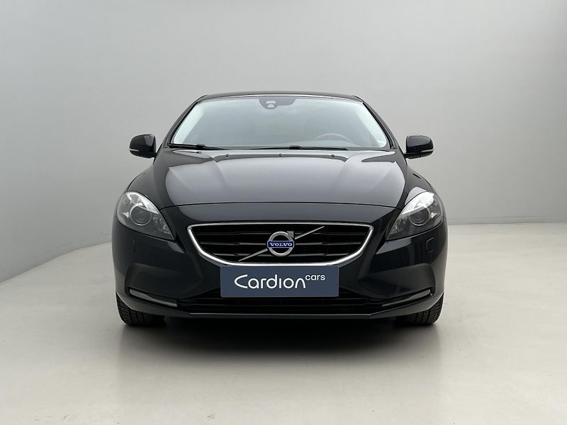 Volvo V40 D2 MOMENTUM - fotka 13 z 34