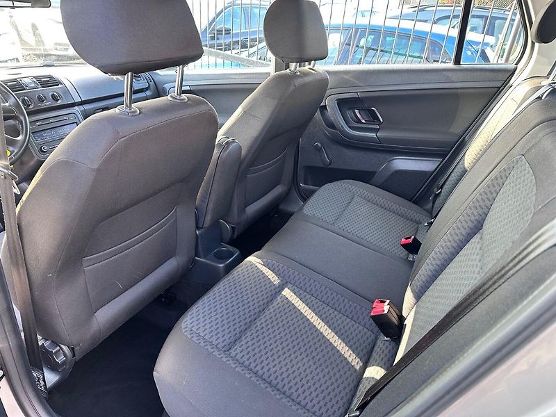 Škoda Fabia (2012) 1.6TDi GARANCE KM - fotka 12 z 13