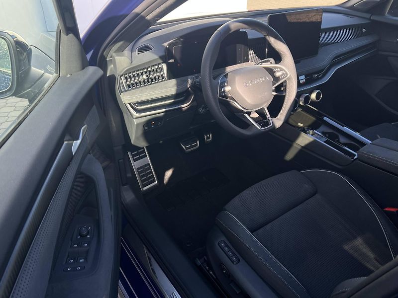 Škoda Superb (2025) Sportline DSG 2,0TDI - fotka 3 z 6