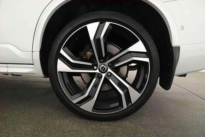 Volvo XC90 (2020) B6 AWD - fotka 12 z 31