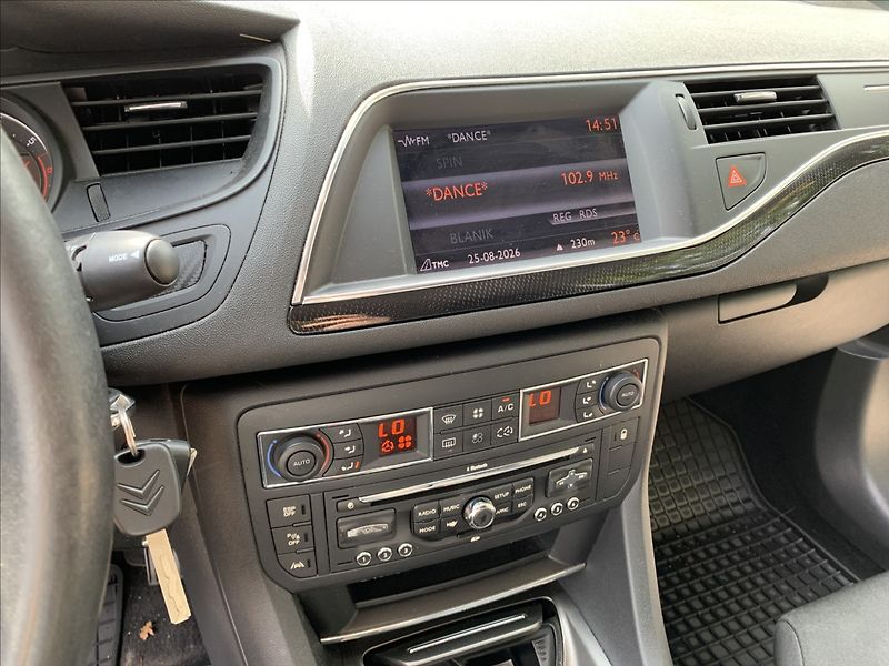 Citroën C5 2,0 i SERVISKA - fotka 12 z 19