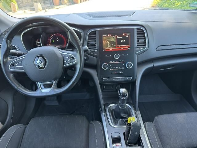 Renault Mégane (2019) 1.3 TCe Limited, NOVÝ MOTOR! - fotka 16 z 35