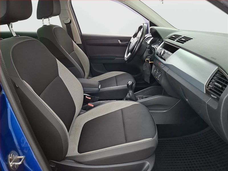 Škoda Fabia (2018) 1.0 TSI, Park. senzory - fotka 9 z 15