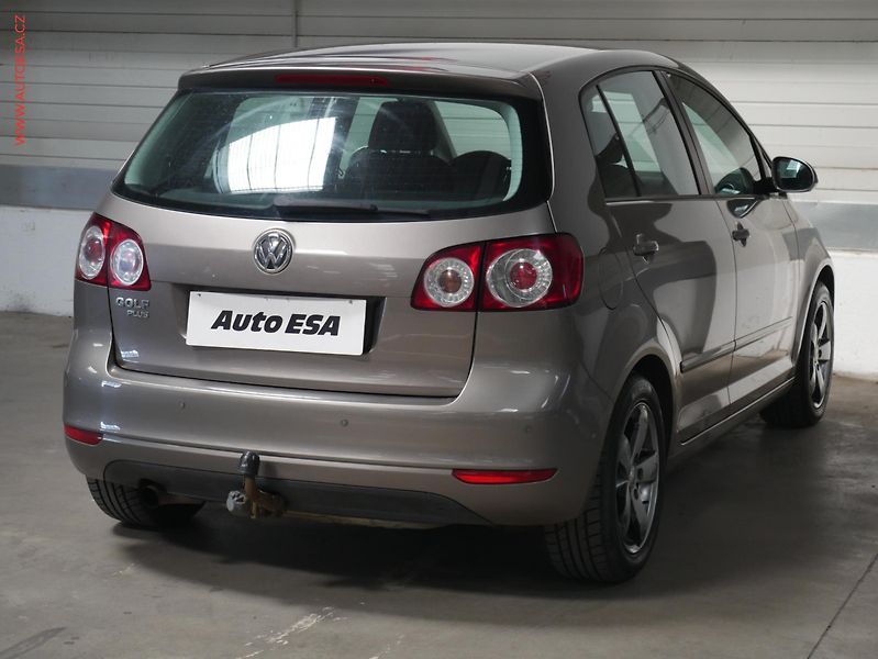Volkswagen Golf Plus (2010) 1.2 TSi, ČR, AC, temp - fotka 6 z 18