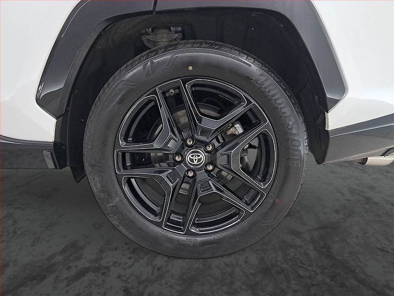 Toyota RAV4 (2025) 2.5 Hybrid - fotka 15 z 20