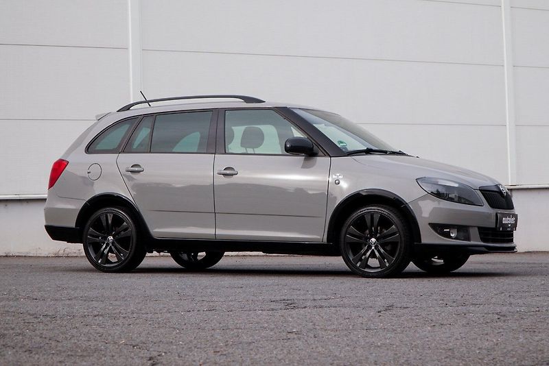 Škoda Fabia 1.2 TSI MONTECARLO - fotka 25 z 37
