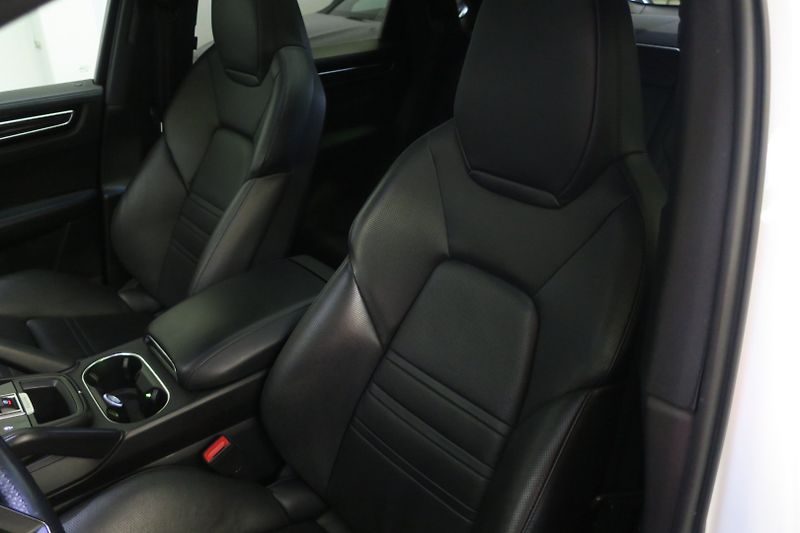 Porsche Cayenne (2019) Coupe 3.0 V6 Tiptronic Vzduch - fotka 12 z 42