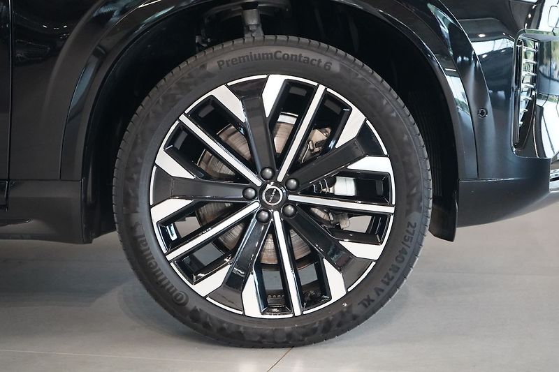 Volvo XC90 B5 AWD PLUS Dark, Vzduch, 360° - fotka 7 z 47