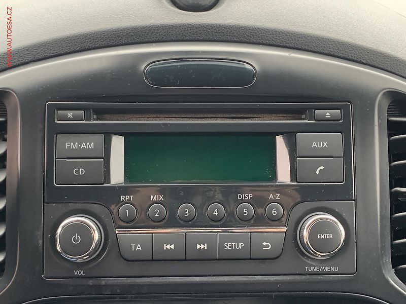 Nissan Juke (2010) 1.6i, AC, tempo - fotka 15 z 17