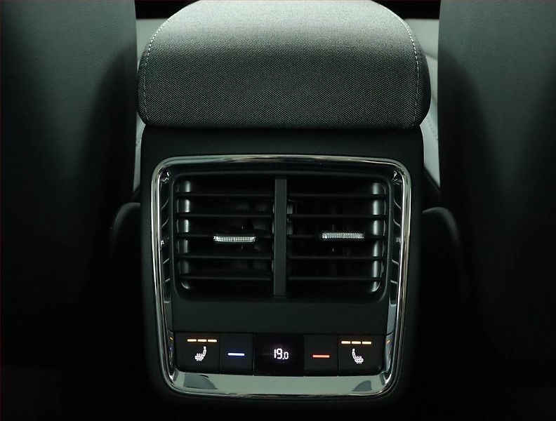 Škoda Enyaq (2022) 60 (62 kWh), SoH 94% - fotka 17 z 19