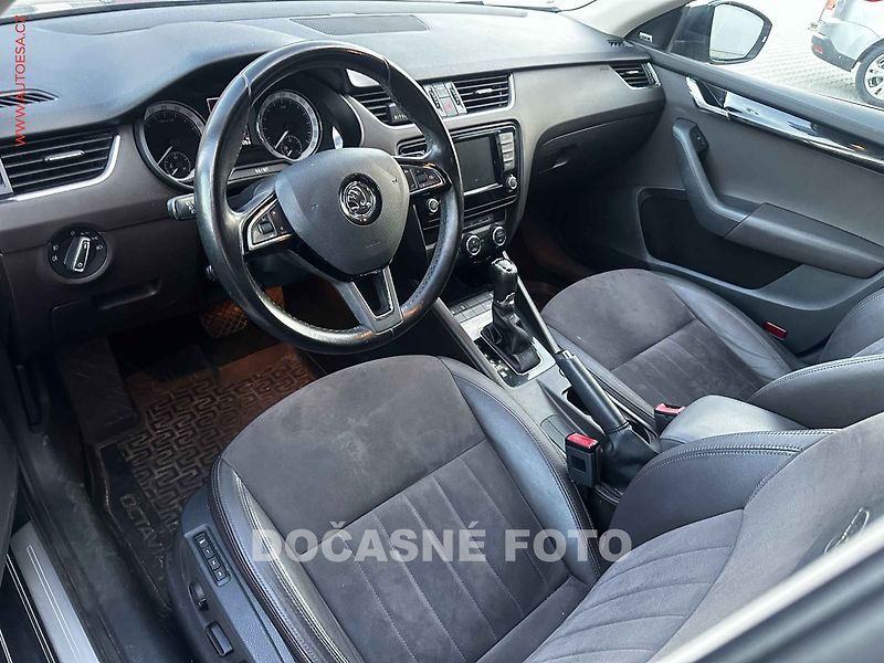 Škoda Octavia (2017) 2.0 TDi 4x4, ČR, L&K, DSG - fotka 3 z 3