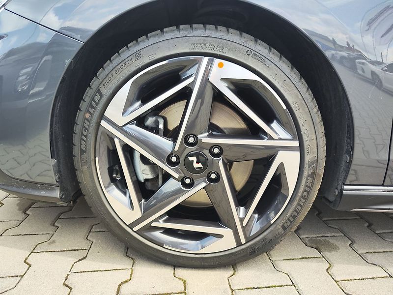 Hyundai i30 1.5 T-GDi/103kW N-Line DCT - fotka 31 z 31