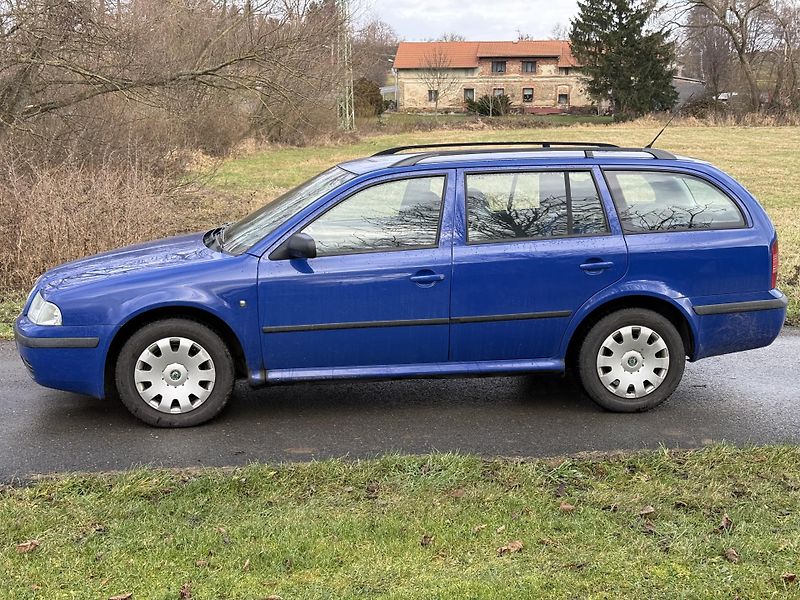 Škoda Octavia (2010) Combi Tour 1.9 TDi 74kw (2010) - fotka 2 z 14