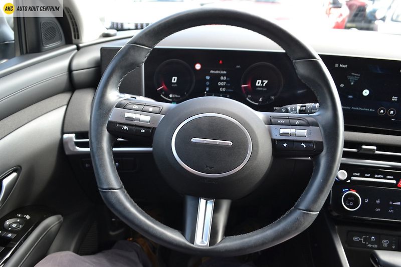 Hyundai Tucson 1.6T-GDI STYLE DCT FL 118KW - fotka 35 z 48