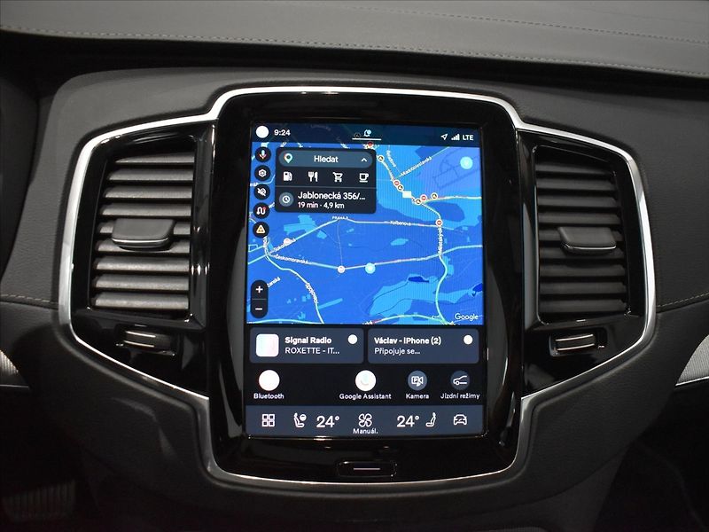 Volvo XC90 2,0 B5 AWD Plus - fotka 19 z 24