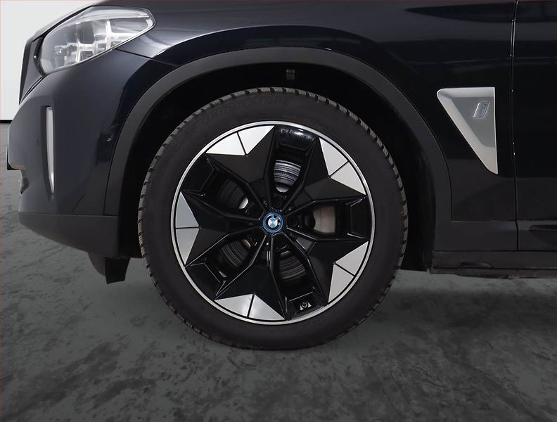 BMW iX3 (2021) 80 kWh - fotka 15 z 27