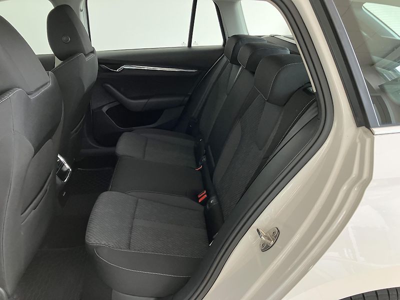 Škoda Octavia 1.5 TSI 110kW Style Combi MT6 - fotka 11 z 34
