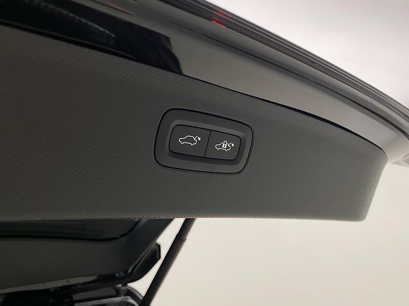 Volvo XC90 (2026) B5 AWD BLACK EDITION ULTRA 7 - fotka 22 z 78